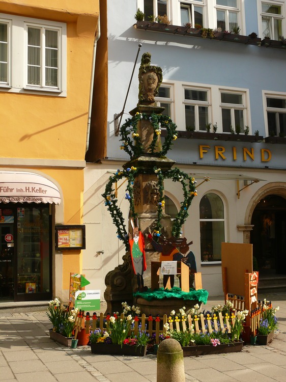 2010_osterbrunnen_coburg_008.jpg