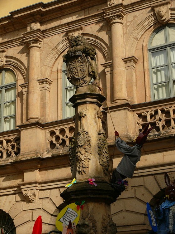 2010_osterbrunnen_coburg_063.jpg