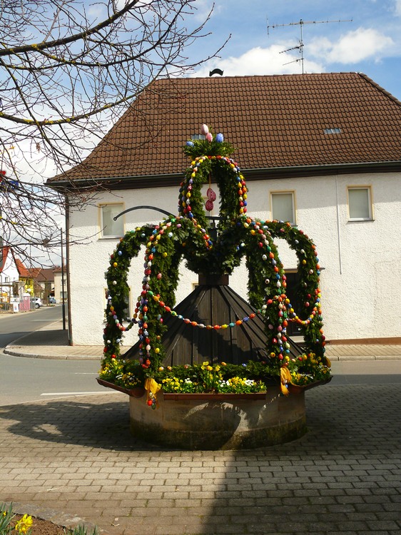 2010_osterbrunnen_fraenkische-schweiz_005.jpg