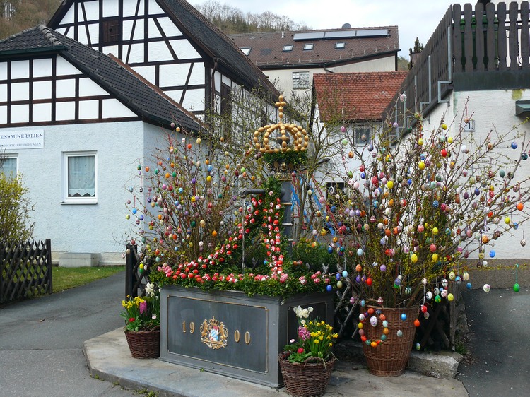 2010_osterbrunnen_fraenkische-schweiz_024.jpg