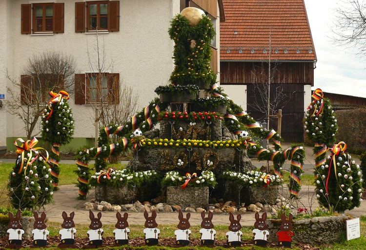 2010_osterbrunnen_fraenkische-schweiz_071.jpg