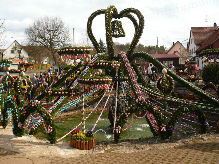 2010_osterbrunnen_fraenkische-schweiz_078.jpg